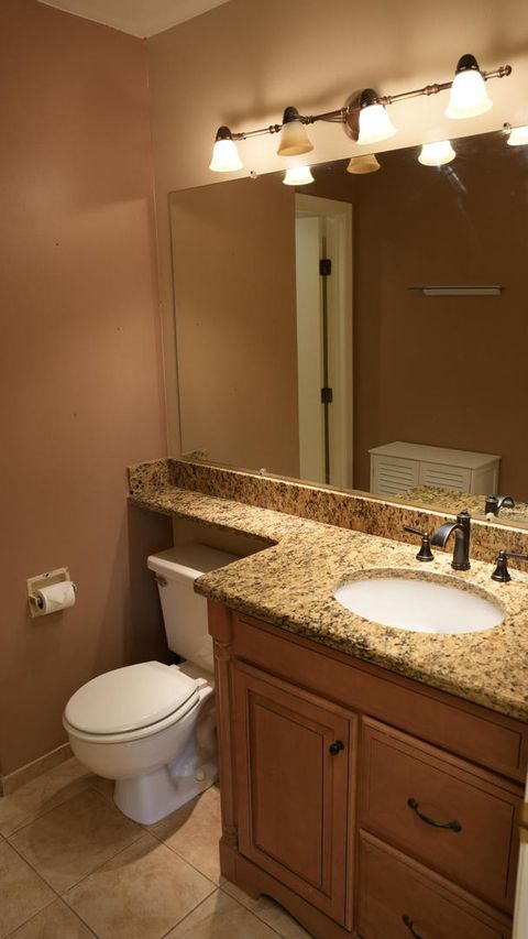 Tiny photo for 170 Inverness Court #2, Elk Grove Village, IL 60007 (MLS # 12604415)