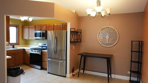 Tiny photo for 170 Inverness Court #2, Elk Grove Village, IL 60007 (MLS # 12604415)