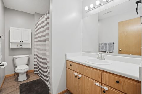 Tiny photo for 4165 Mallard Court #5, Bettendorf, IA 52722 (MLS # 12684961)