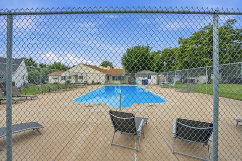 Tiny photo for 4165 Mallard Court #5, Bettendorf, IA 52722 (MLS # 12684961)