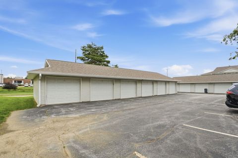 Tiny photo for 4165 Mallard Court #5, Bettendorf, IA 52722 (MLS # 12684961)