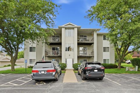 Tiny photo for 4165 Mallard Court #5, Bettendorf, IA 52722 (MLS # 12684961)