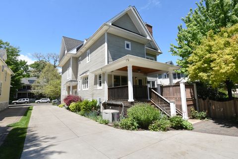 Tiny photo for 534 N Marion Street, Oak Park, IL 60302 (MLS # 12647556)