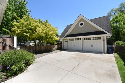 Tiny photo for 534 N Marion Street, Oak Park, IL 60302 (MLS # 12647556)