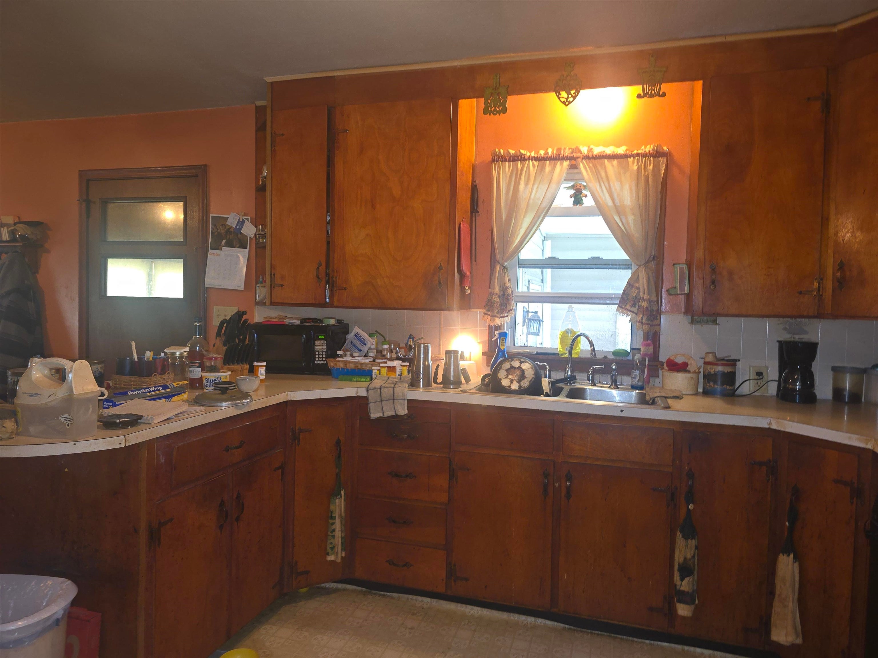 825 Locust Street