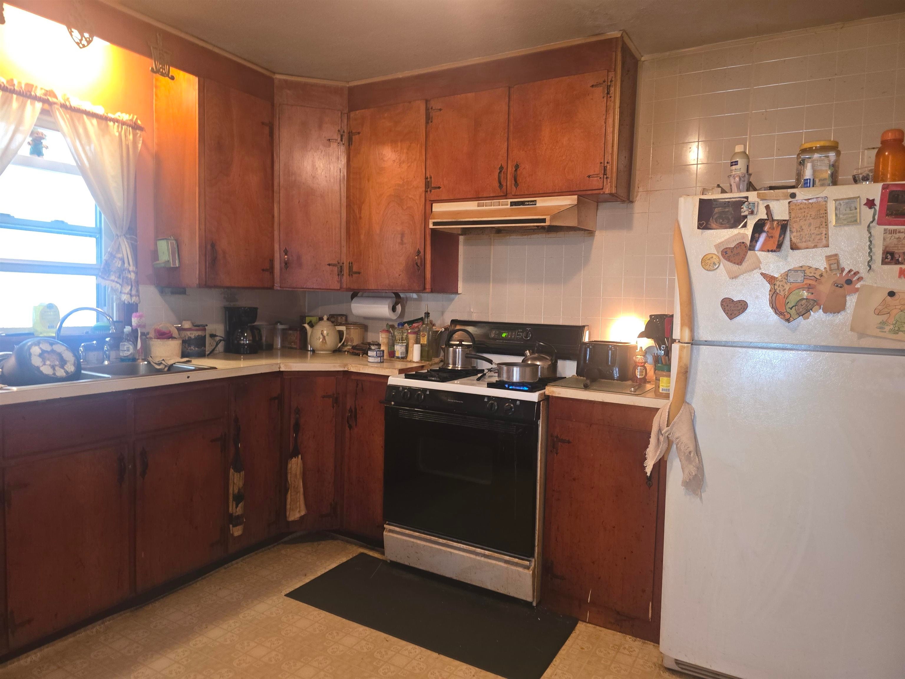 825 Locust Street