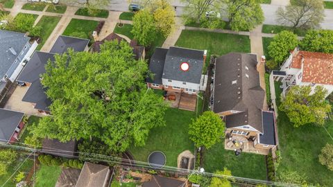Tiny photo for 1801 Glenview Avenue, Park Ridge, IL 60068 (MLS # 12633833)