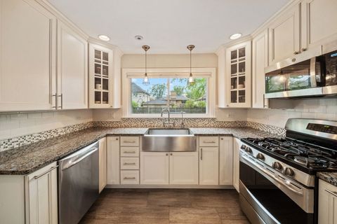 Tiny photo for 1801 Glenview Avenue, Park Ridge, IL 60068 (MLS # 12633833)