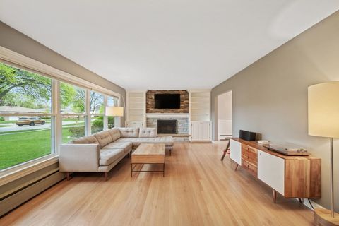 Tiny photo for 1801 Glenview Avenue, Park Ridge, IL 60068 (MLS # 12633833)