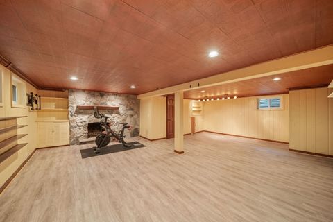Tiny photo for 1801 Glenview Avenue, Park Ridge, IL 60068 (MLS # 12633833)