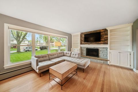 Tiny photo for 1801 Glenview Avenue, Park Ridge, IL 60068 (MLS # 12633833)