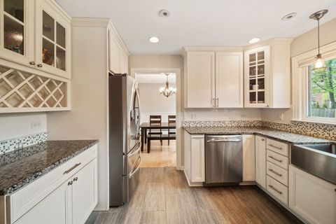 Tiny photo for 1801 Glenview Avenue, Park Ridge, IL 60068 (MLS # 12633833)