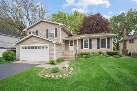 Photo of 51 Chelsea Lane, Cary, IL 60013 (MLS # 12639231)