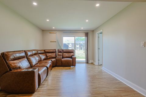 Tiny photo for 9562 PARK Lane #1D, Des Plaines, IL 60016 (MLS # 12597553)