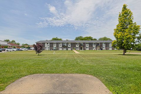 Tiny photo for 9562 PARK Lane #1D, Des Plaines, IL 60016 (MLS # 12597553)