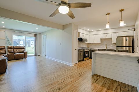 Tiny photo for 9562 PARK Lane #1D, Des Plaines, IL 60016 (MLS # 12597553)