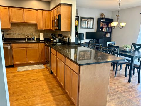 Tiny photo for 5806A Wolf Road #4, Western Springs, IL 60558 (MLS # 12604490)