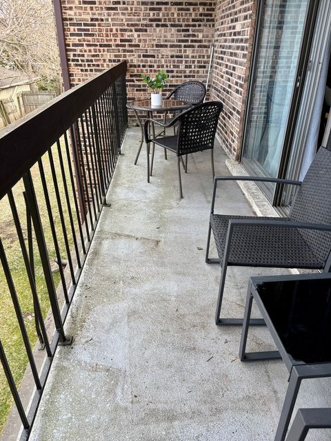 Tiny photo for 5806A Wolf Road #4, Western Springs, IL 60558 (MLS # 12604490)