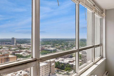 Tiny photo for 6171 N Sheridan Road #2404, Chicago, IL 60660 (MLS # 12443524)