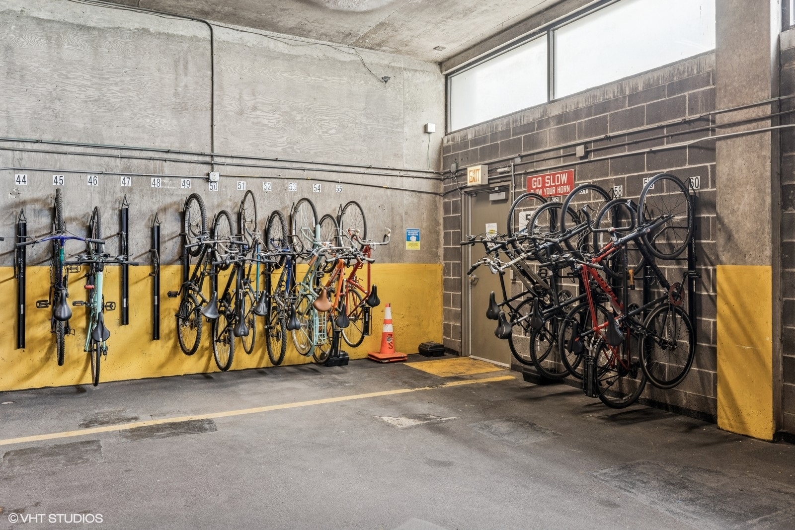 Chicago, Illinois 60660, United States, 2 Bedrooms Bedrooms, ,1 BathroomBathrooms,Residential,Contingent,193986