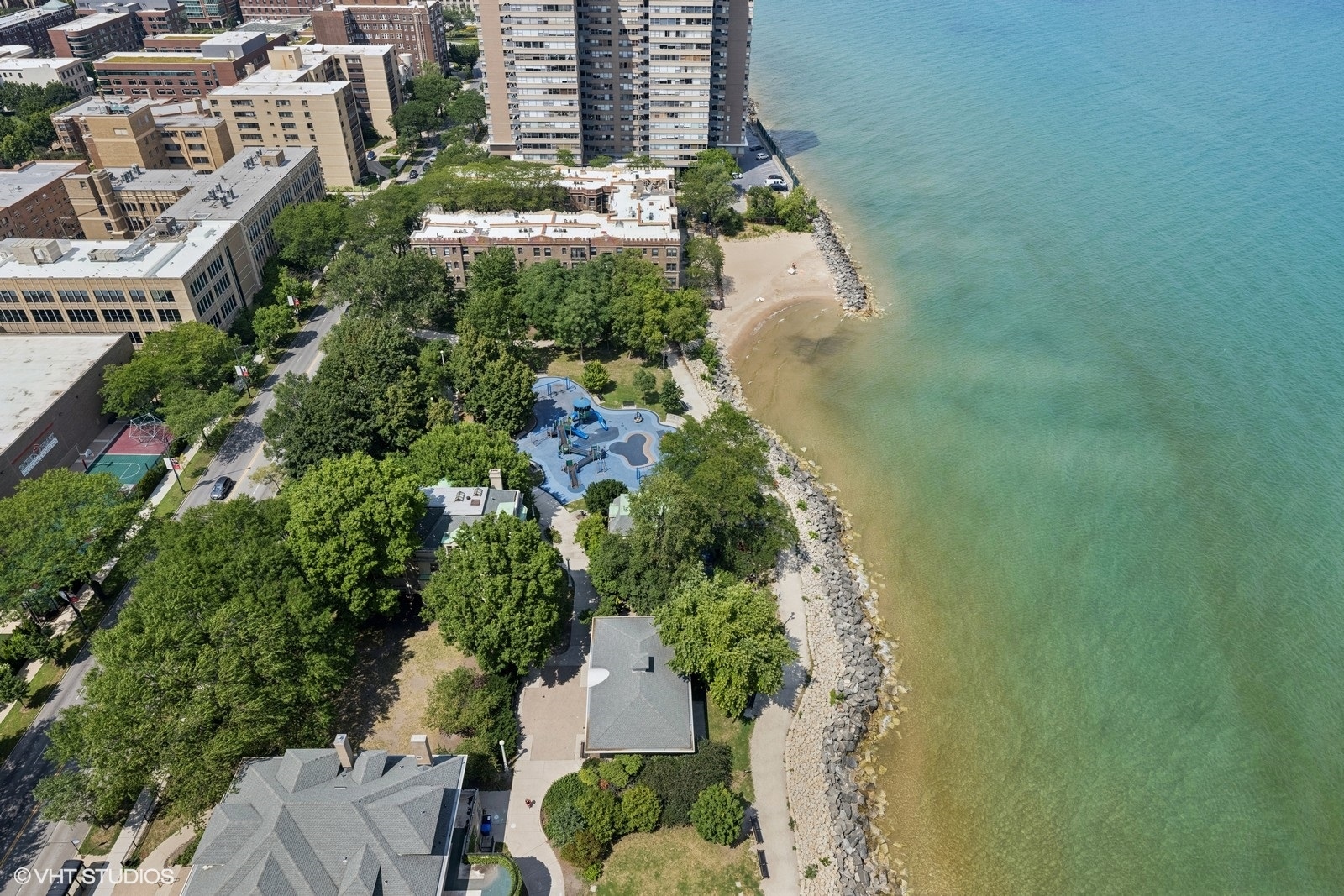 Chicago, Illinois 60660, United States, 2 Bedrooms Bedrooms, ,1 BathroomBathrooms,Residential,Contingent,193986