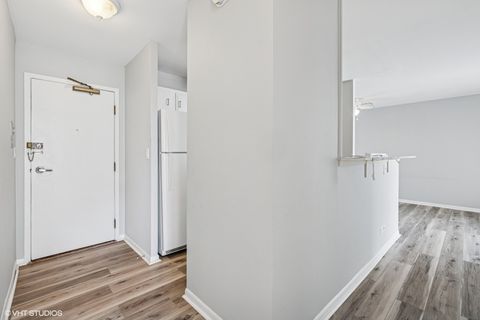 Tiny photo for 6171 N Sheridan Road #2404, Chicago, IL 60660 (MLS # 12443524)