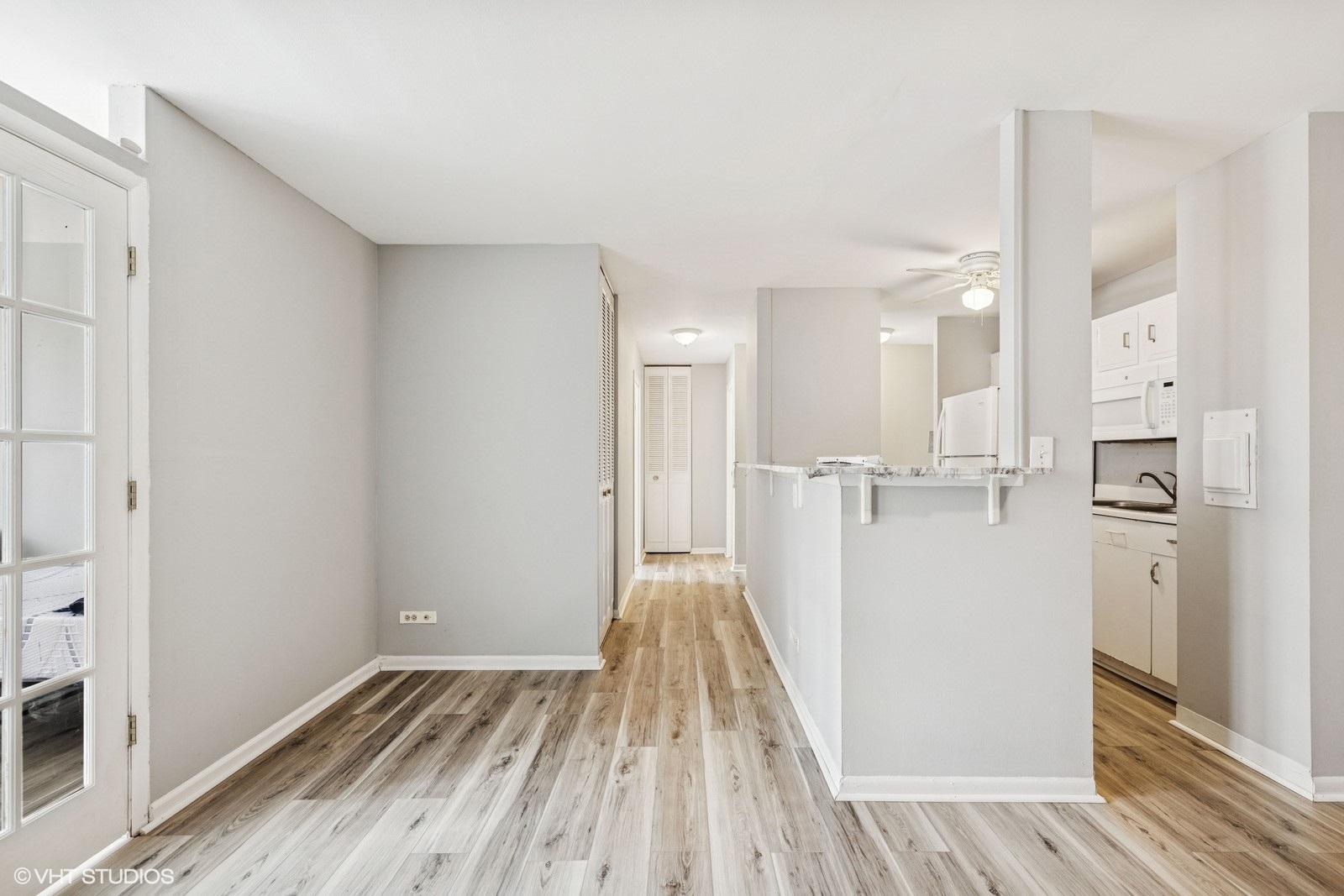 Chicago, Illinois 60660, United States, 2 Bedrooms Bedrooms, ,1 BathroomBathrooms,Residential,Contingent,193986