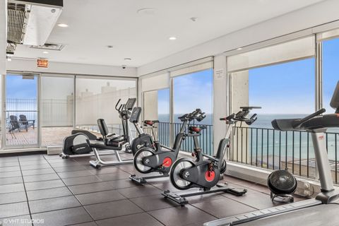 Tiny photo for 6171 N Sheridan Road #2404, Chicago, IL 60660 (MLS # 12443524)