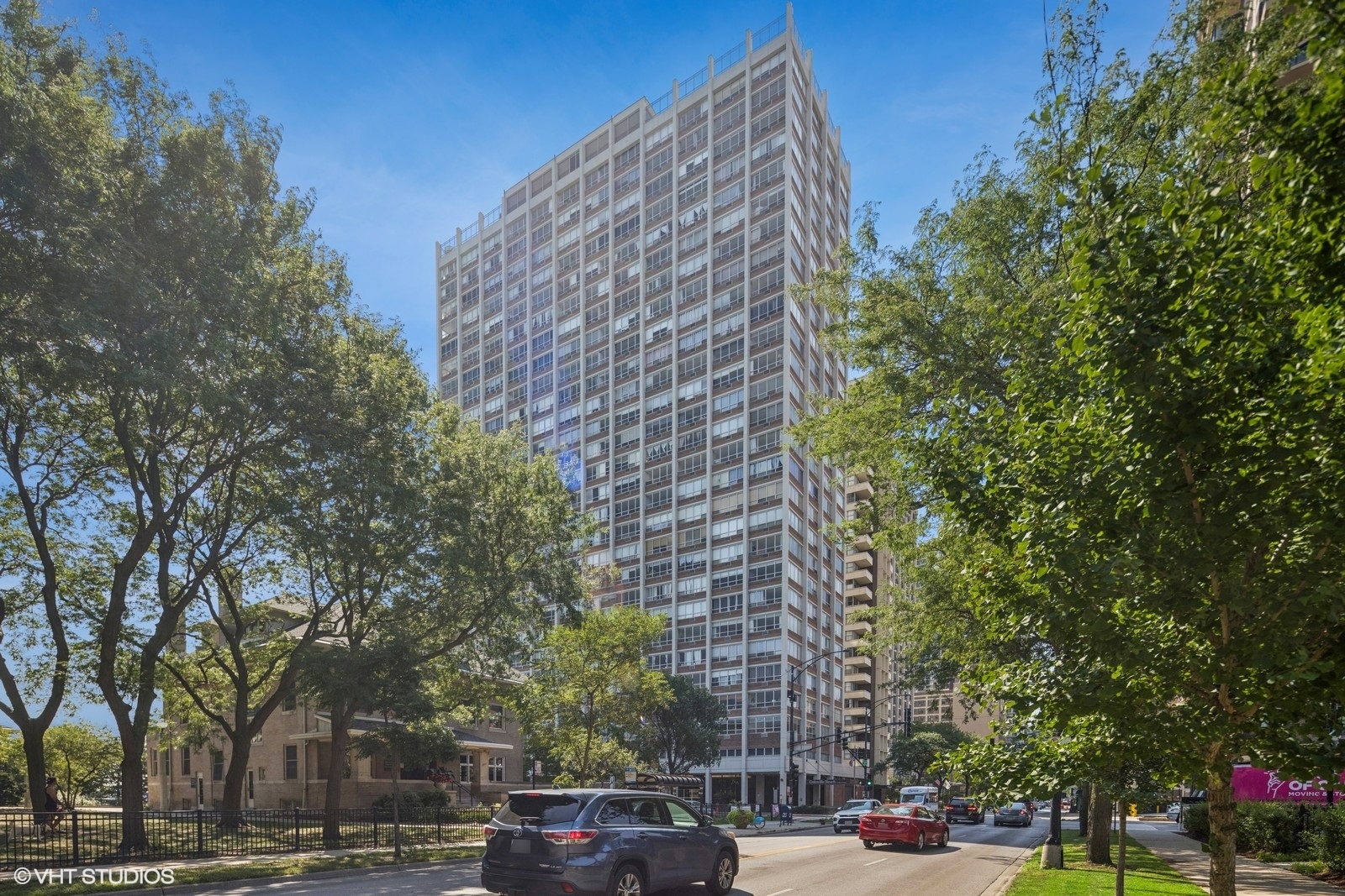 Chicago, Illinois 60660, United States, 2 Bedrooms Bedrooms, ,1 BathroomBathrooms,Residential,Contingent,193986