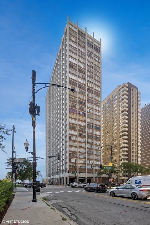 Tiny photo for 6171 N Sheridan Road #2404, Chicago, IL 60660 (MLS # 12443524)