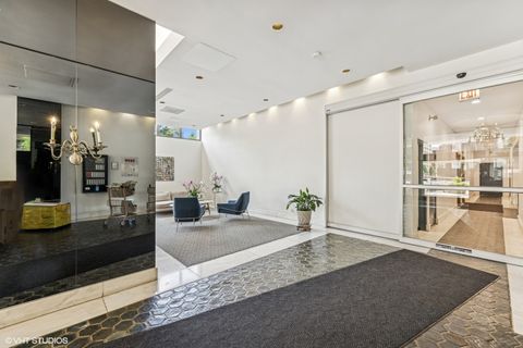 Tiny photo for 6171 N Sheridan Road #2404, Chicago, IL 60660 (MLS # 12443524)