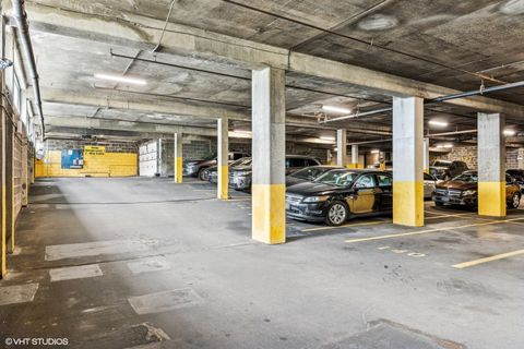 Tiny photo for 6171 N Sheridan Road #2404, Chicago, IL 60660 (MLS # 12443524)