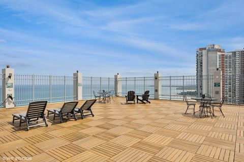 Tiny photo for 6171 N Sheridan Road #2404, Chicago, IL 60660 (MLS # 12443524)
