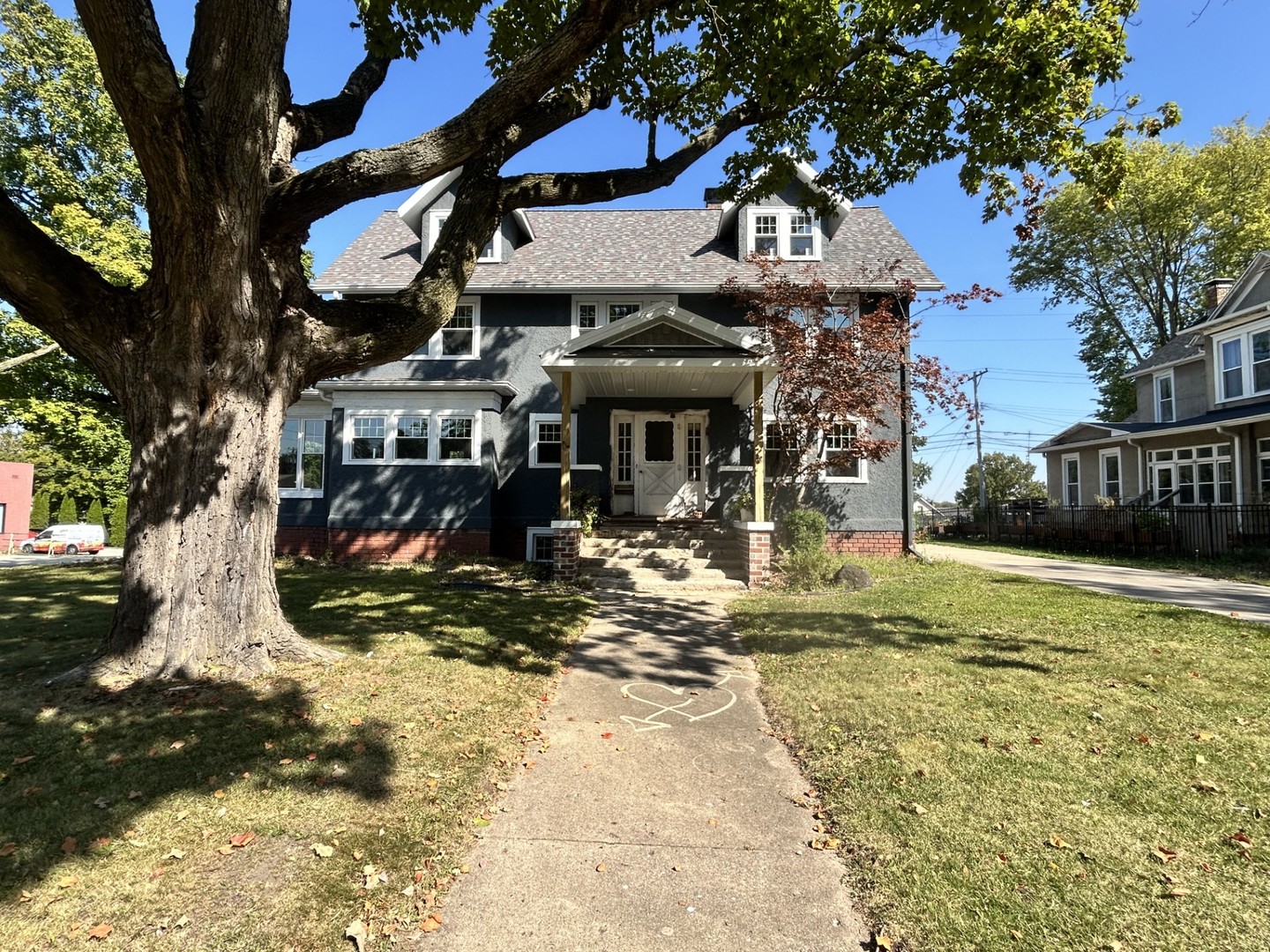 200 E Dakota Street