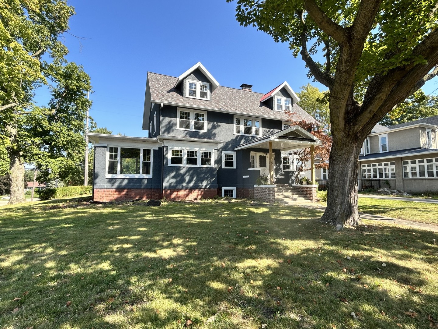 200 E Dakota Street