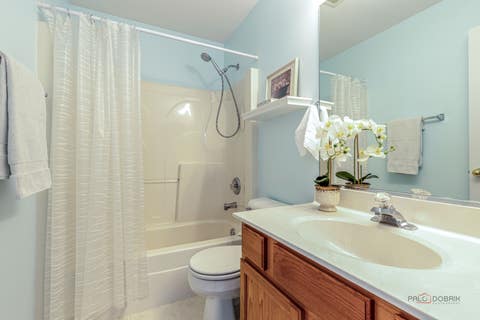 Tiny photo for 220 Meadowlark Circle, Lindenhurst, IL 60046 (MLS # 12714872)
