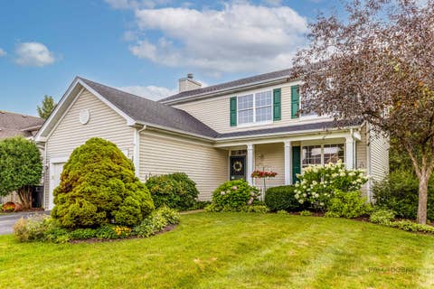Photo of 220 Meadowlark Circle, Lindenhurst, IL 60046 (MLS # 12714872)