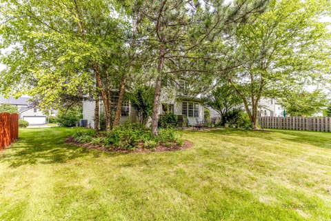 Tiny photo for 220 Meadowlark Circle, Lindenhurst, IL 60046 (MLS # 12714872)