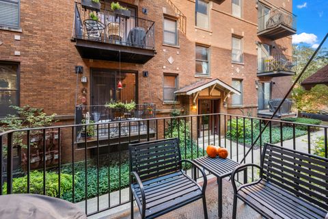 Tiny photo for 1647 W ADDISON Street #1B, Chicago, IL 60613 (MLS # 12509183)