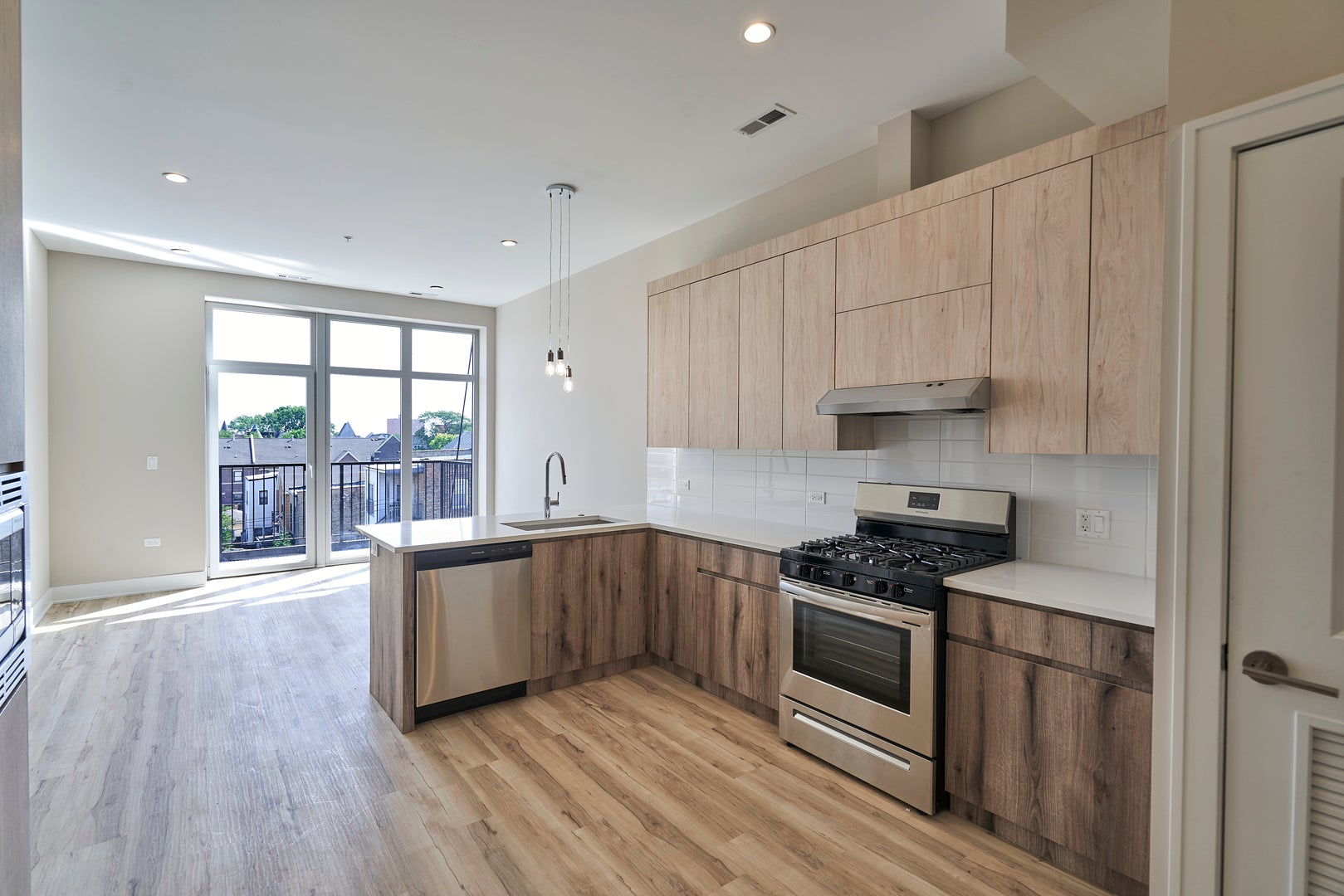 4149 S Cottage Grove Avenue 314