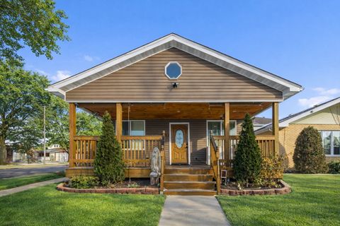 Photo of 4901 S Lorel Avenue, Chicago, IL 60638 (MLS # 12552755)