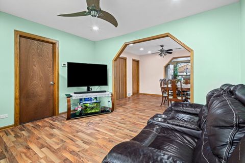Tiny photo for 4901 S Lorel Avenue, Chicago, IL 60638 (MLS # 12552755)