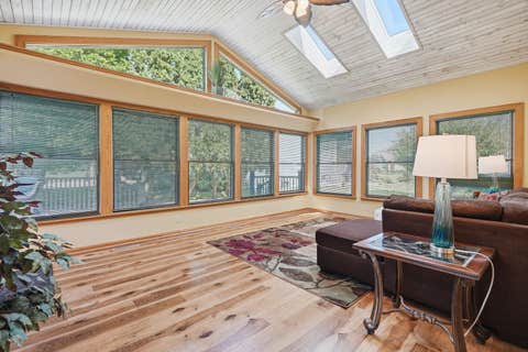Tiny photo for 6116 Lakeshore Circle, Davenport, IA 52807 (MLS # 12734544)