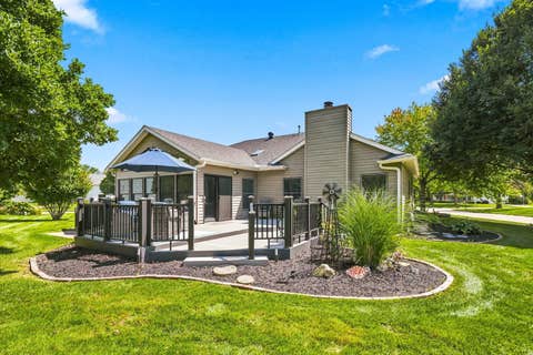 Tiny photo for 6116 Lakeshore Circle, Davenport, IA 52807 (MLS # 12734544)