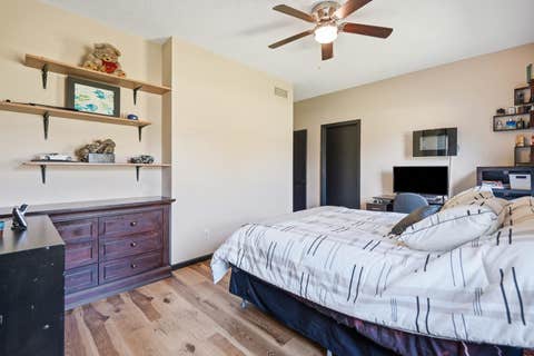Tiny photo for 6116 Lakeshore Circle, Davenport, IA 52807 (MLS # 12734544)