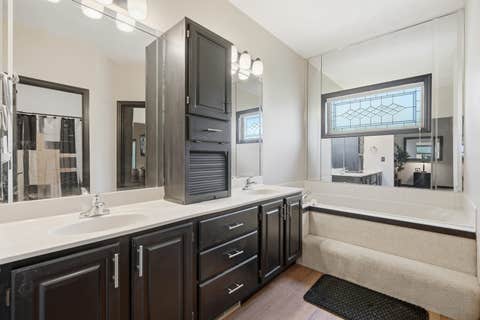 Tiny photo for 6116 Lakeshore Circle, Davenport, IA 52807 (MLS # 12734544)