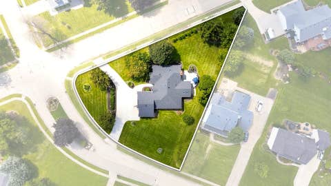 Tiny photo for 6116 Lakeshore Circle, Davenport, IA 52807 (MLS # 12734544)