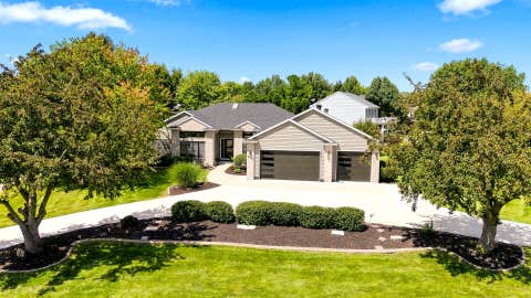 Tiny photo for 6116 Lakeshore Circle, Davenport, IA 52807 (MLS # 12734544)