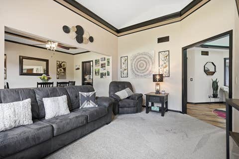 Tiny photo for 6116 Lakeshore Circle, Davenport, IA 52807 (MLS # 12734544)