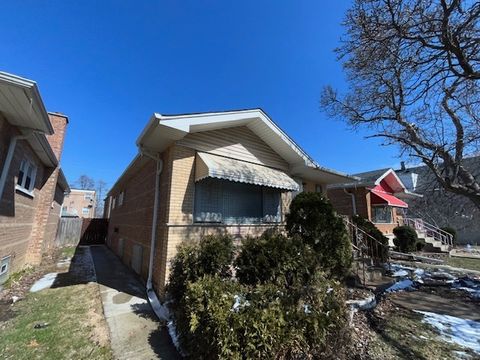 Tiny photo for 3515 Madison Street, Bellwood, IL 60104 (MLS # 12592005)